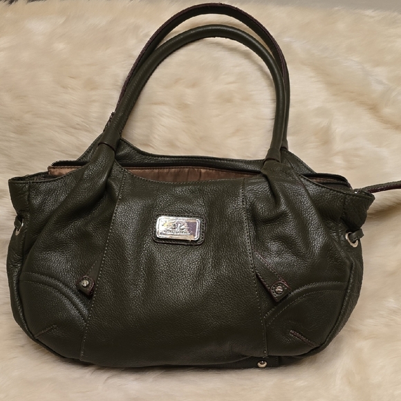 Isaac Mizrahi Green Leather Shoulder Bag with Timeless Style - Picture 1 of 16